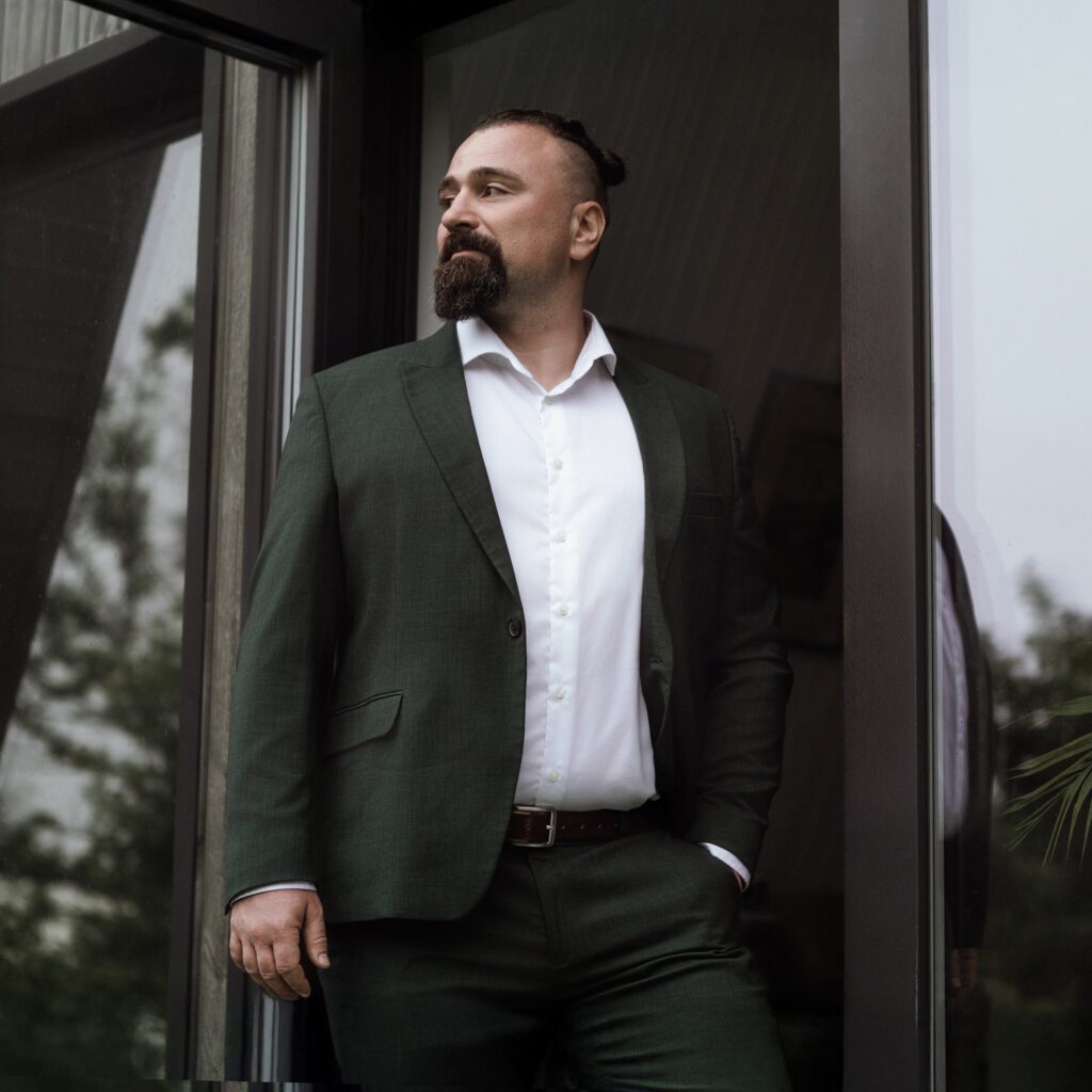 Andrei Rozescu Contact
